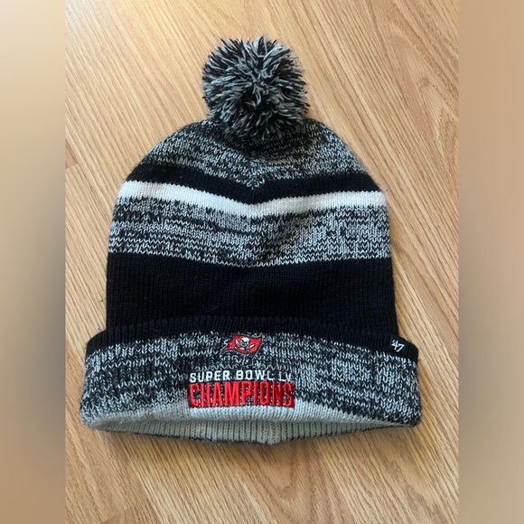 Tampa Bay Buccaneers Beanie NFL Super‎ Bowl Champions Knit Hat Cap Pom Cuffed OS - Picture 1 of 8